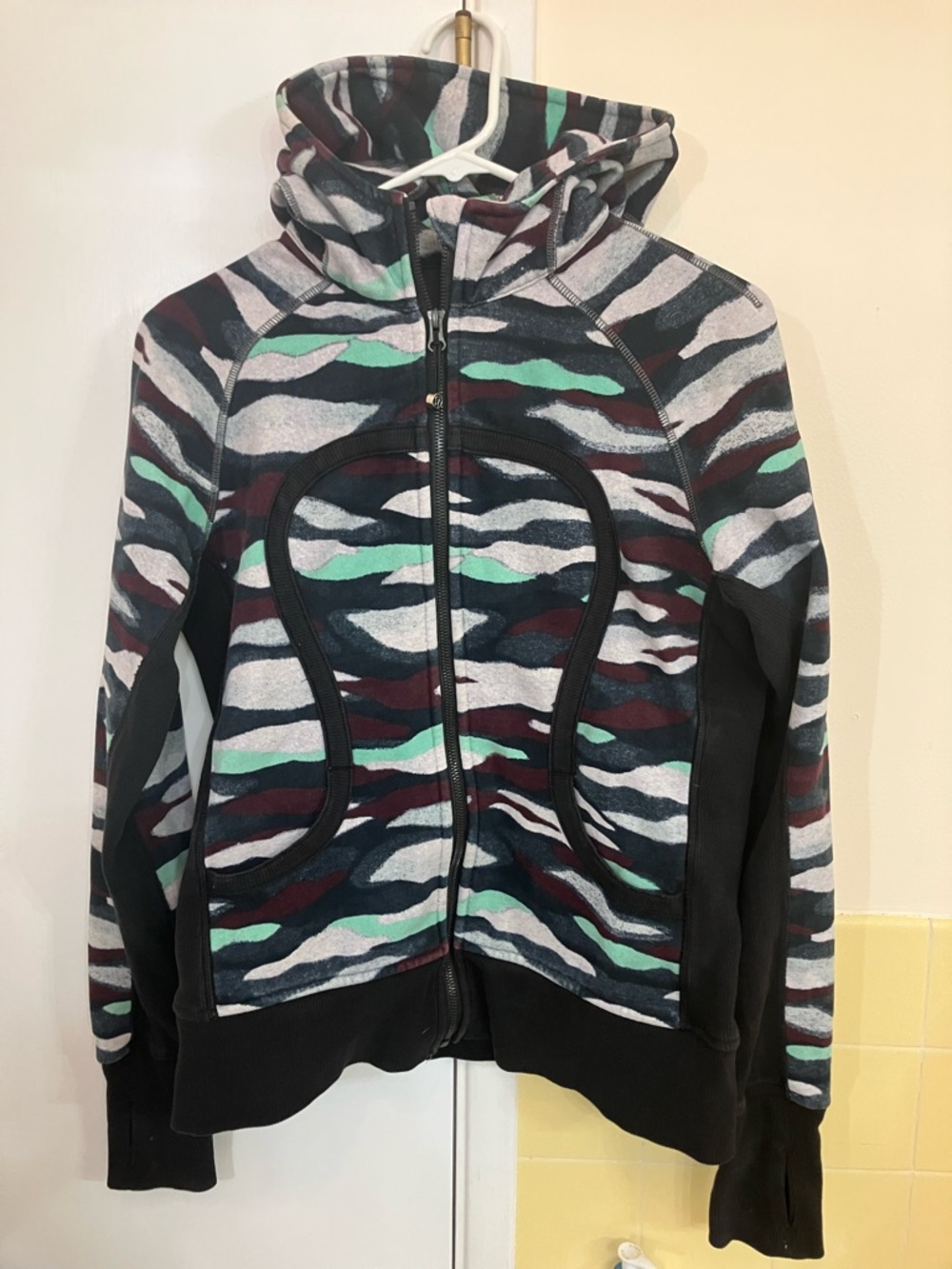 LULULEMON Scuba Zip Up Hoodie Size: 10